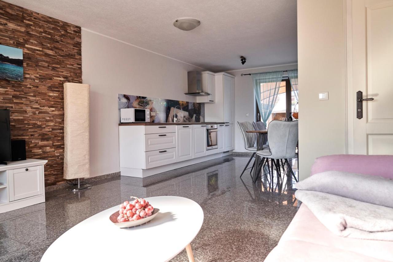 Haus Mila Villa Pavicini Eksteriør billede